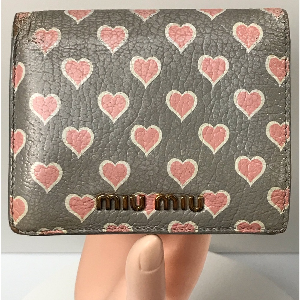MIU MIU Heart Leather Bifold Compact Wallet 😍 - Picture 3 of 17